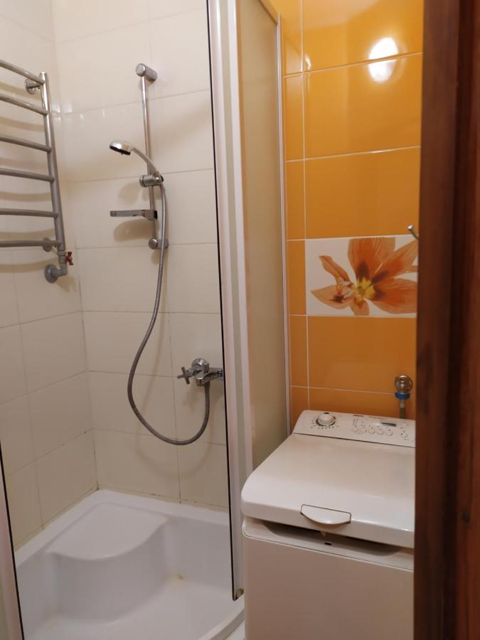 Three Bedroom Stepana Bandery Street Rivne Ngoại thất bức ảnh