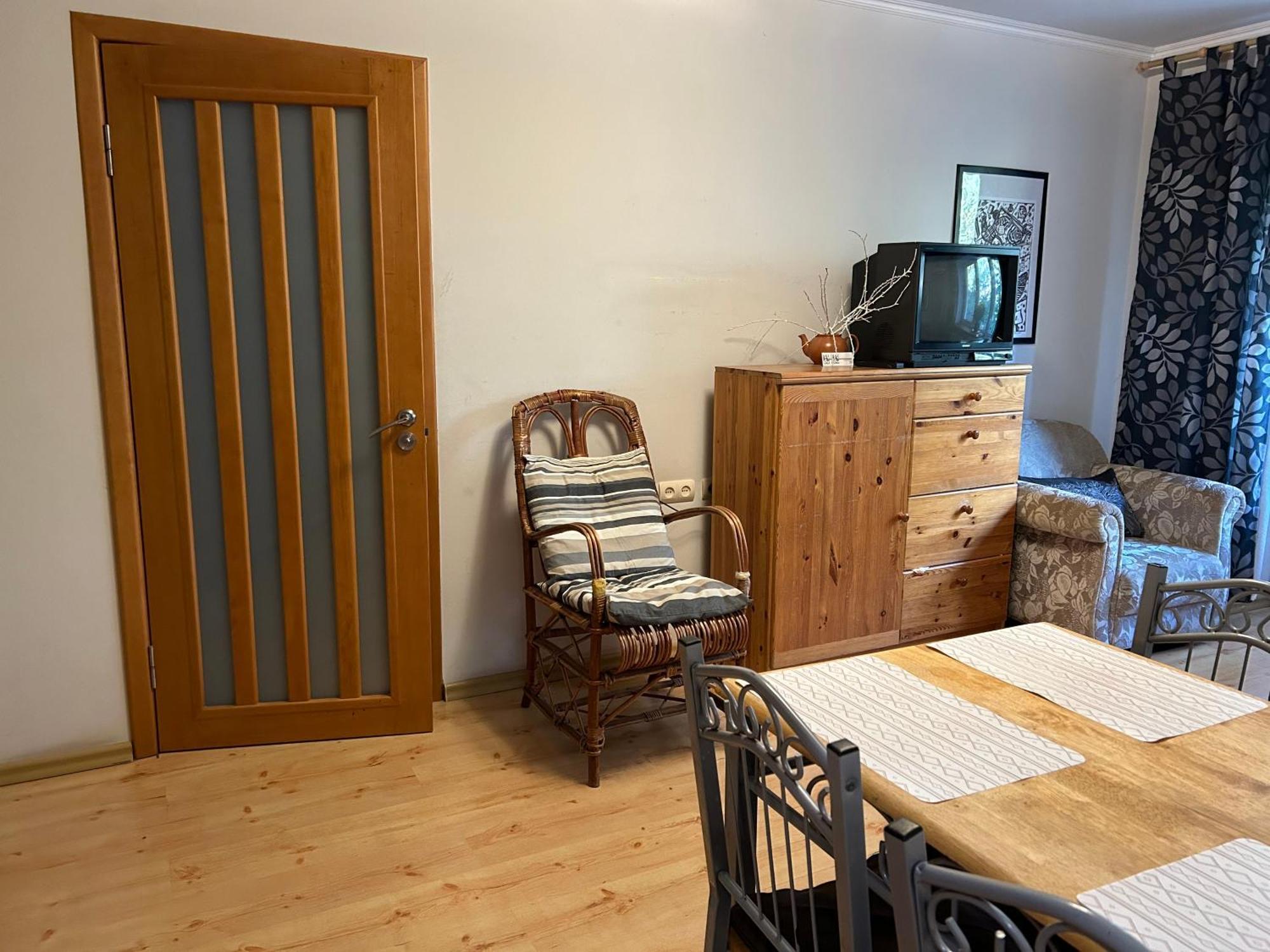 Three Bedroom Stepana Bandery Street Rivne Ngoại thất bức ảnh
