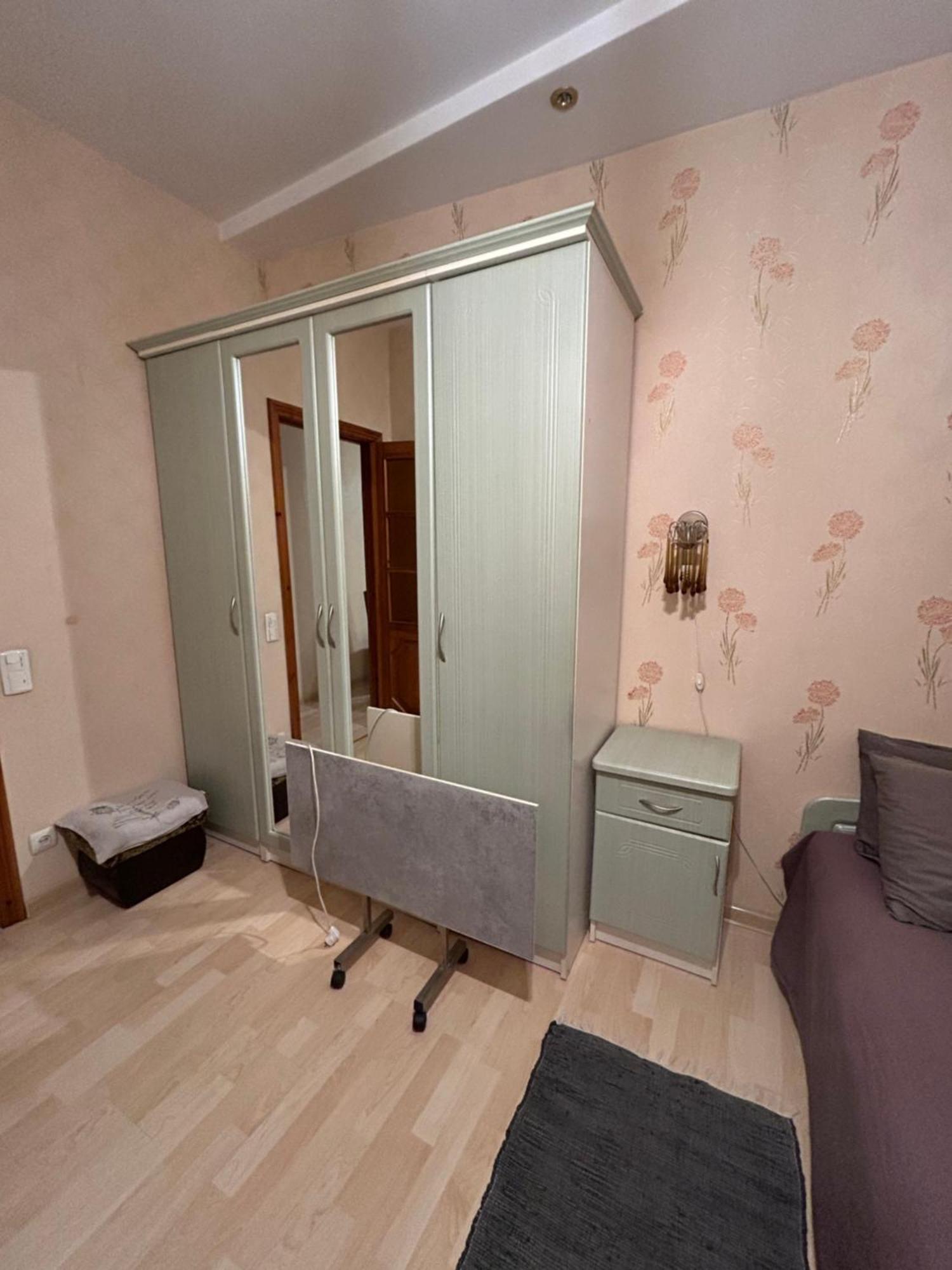 Three Bedroom Stepana Bandery Street Rivne Ngoại thất bức ảnh