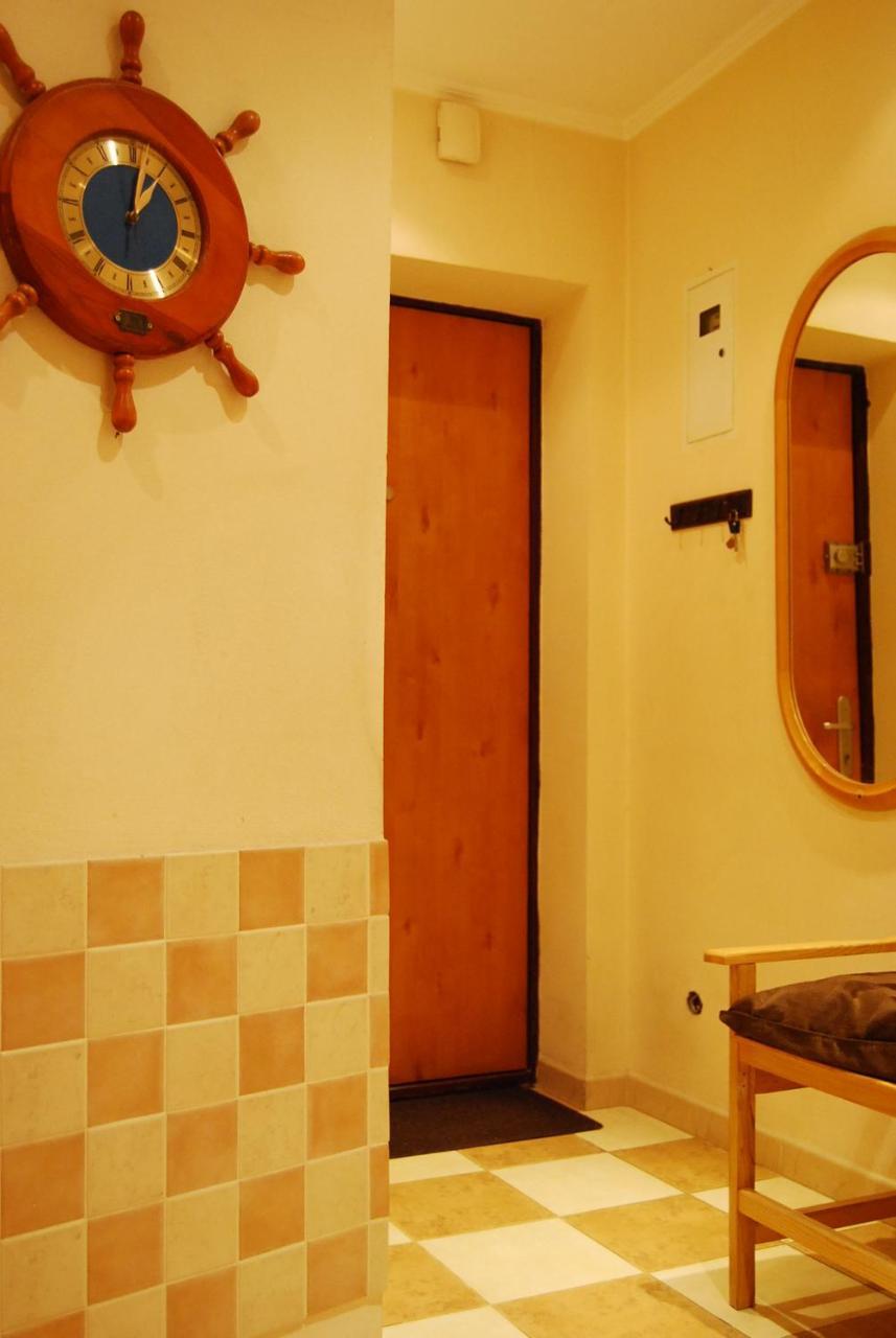 Three Bedroom Stepana Bandery Street Rivne Ngoại thất bức ảnh