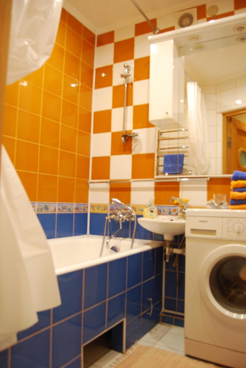 Three Bedroom Stepana Bandery Street Rivne Ngoại thất bức ảnh