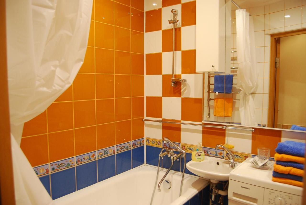Three Bedroom Stepana Bandery Street Rivne Ngoại thất bức ảnh